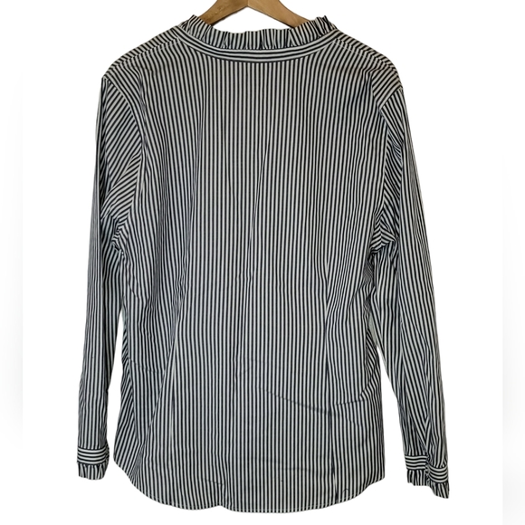 Women's Chico's No Iron Ruffled Top Size 2/XXS - Picture 2 of 6